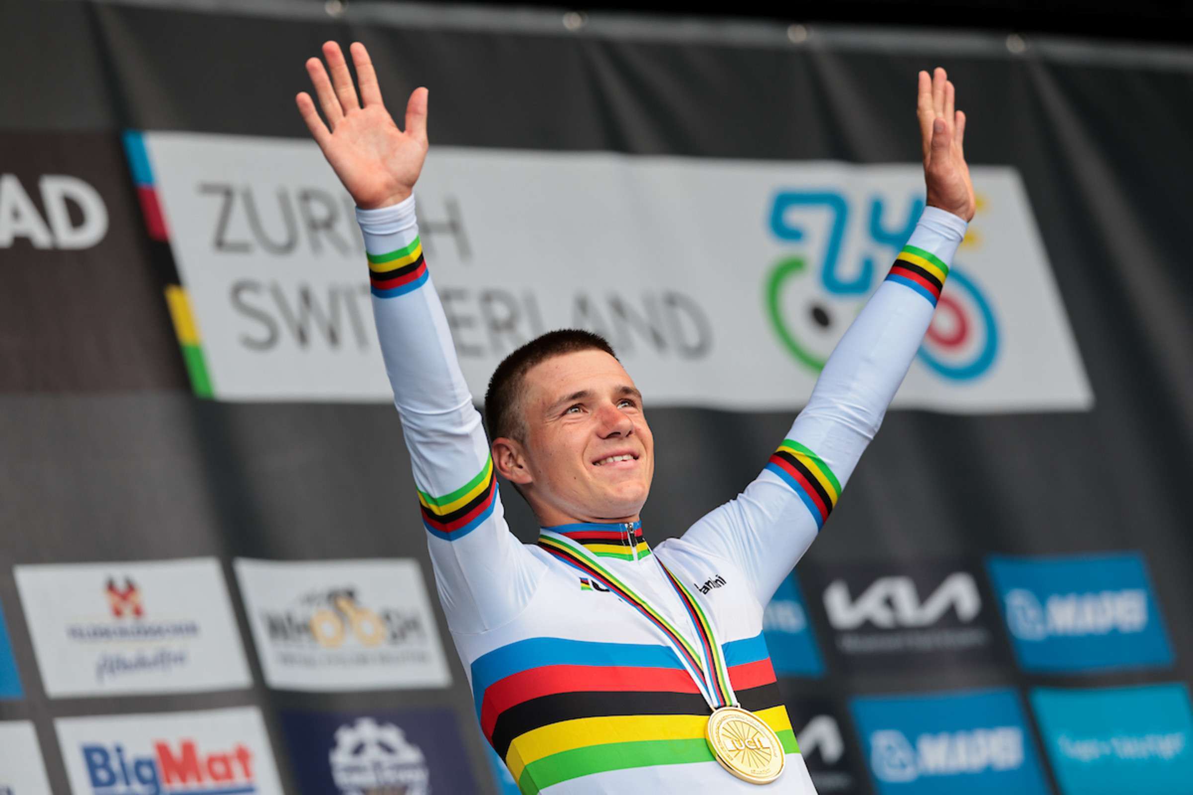 Evenepoel renews his world time trial gold, America takes bronze in the women’s race